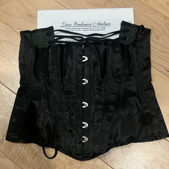 18" Cincher Lace Embrace Atelier - Picture 1 of 6